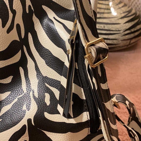 NWOT! Zebra backpack - Picture 5 of 6